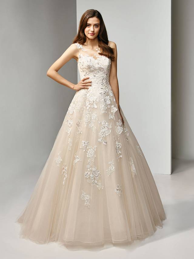 Code: Enzoani Beautiful BT19-03 Code: Enzoani Beautiful BT19-03 Classically sweet A-line style adorned with embroidered and chantilly lace over soft tulle to create the most enchanting gown. The illusion neckline and back accentuates the strategically placed appliques for that elevated, romantic allure.Colour Options : Ivory/Blush/Blush OR Ivory/Champagne/Beige OR Ivory/Ivory/Ivory